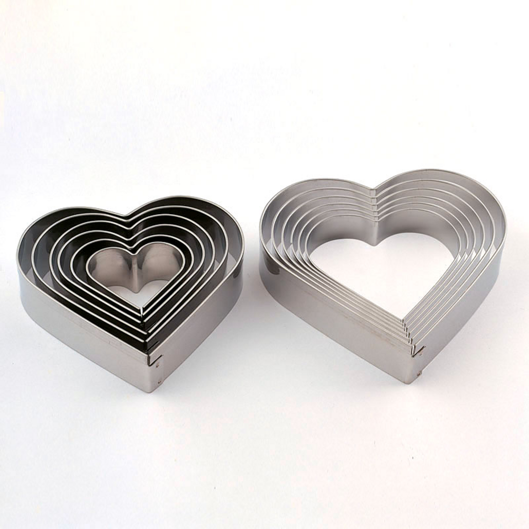 Heart-shaped pasta cutter set – 12 pieces — 1