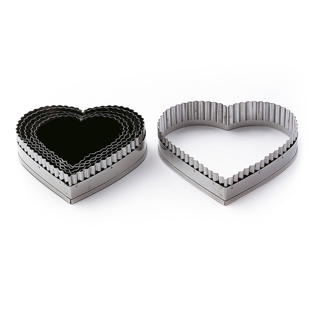 Wavy hearts pasta cutter set – 9 pieces — 1
